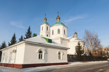 Fototapeta na wymiar Main Orthodox Cathedral Omsk winter day