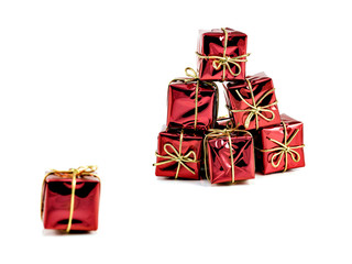 Red boxes present
