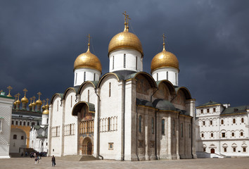 Fototapeta na wymiar The Cathedral of the Dormition in the Moscow Kremlin