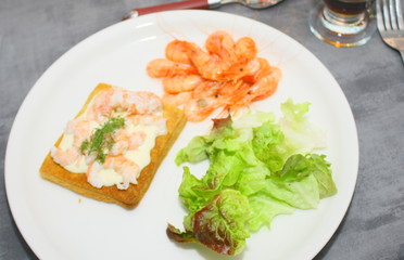 feuilleté de langoustine et crevettes