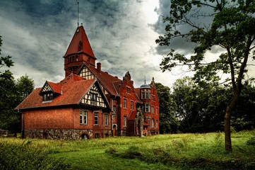 Fototapeta na wymiar Palace in Napachanie in Poland