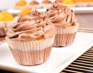 Cup cake pair