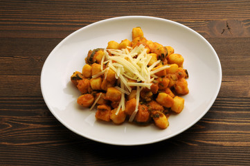 玉棋 Ньокки Gnocchi 뇨키
