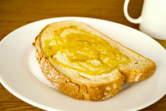 oil and toast for breakfast (Tostadas )