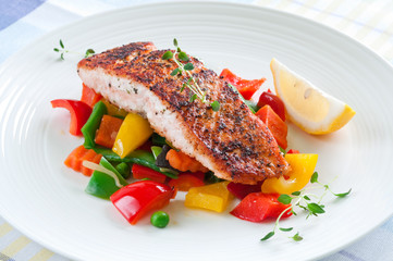Salmon with vegetables