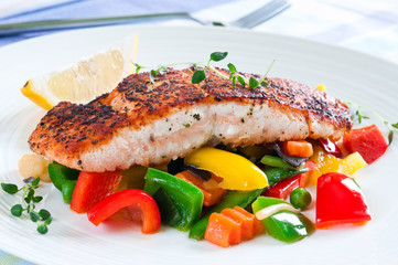 Salmon with vegetables