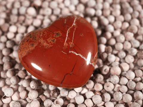Rotes Herz auf Pfeffer