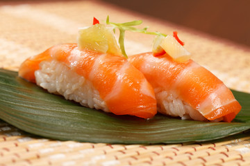 sushi on the leaf
