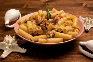 Rigatoni al sugo di pesce