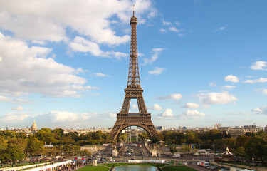 Fototapeta na wymiar Wieża Eiffla i pejzaż z Trocadero