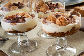 Dessert - coppette di tiramisu