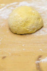 Pasta all'uovo,impasto pronto da stendere