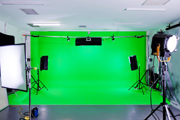 Green Screen Studio - 48812409