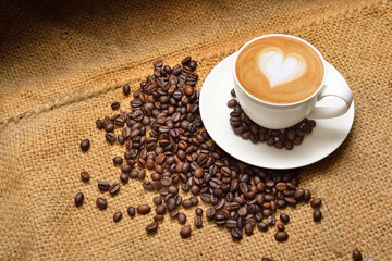 Obrazy na Szkle  Latte art i kawa ziarnista