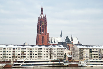 Kaiserdom zu Frankfurt im Winter