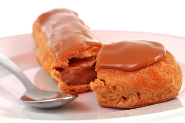 Un éclair au café