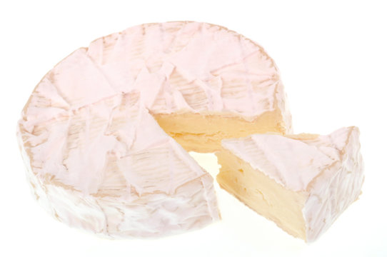 Camembert et part coupée