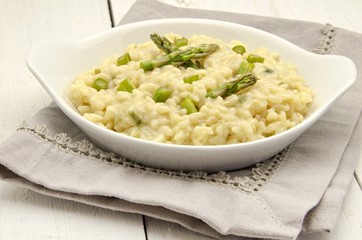 Risotto con esparragos verdes