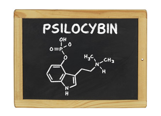 chemische Strukturformel von Psilocybin auf einer Schiefertafel