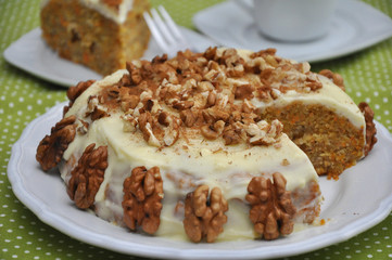 Karotten Walnuss Kuchen