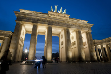 Brandenburg Gate illuminated at night © Stephen Gibson
