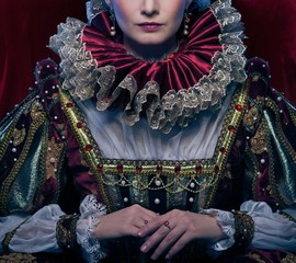 Queen in royal dress and luxuriant collar - obrazy, fototapety, plakaty