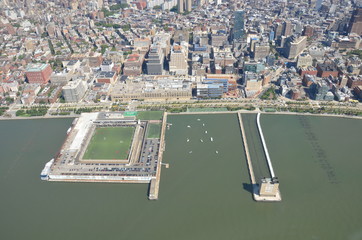 Terrain de sport au bord de l'eau New-York