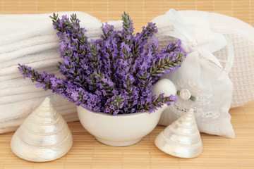 Obraz na płótnie Canvas Lavender Spa Flower