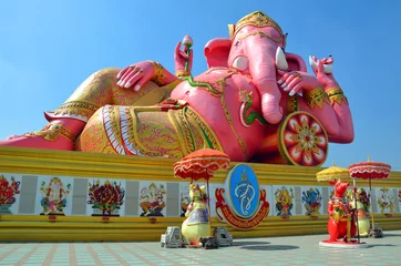 Photo sur Plexiglas Temple Pink Ganesha Statue in Chachoengsao,Thailand