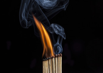 Горящие спички