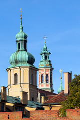 Fototapeta na wymiar Wieże kościołów Starego Miasta w Warszawie