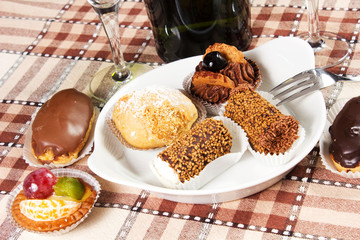 pasticcini al cioccolato e alla frutta