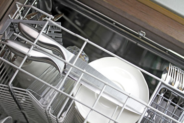Clean Dishware