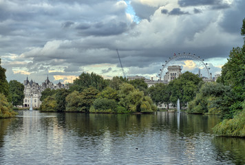 Buckingham Palace and gardens in London in a overcast autumn day