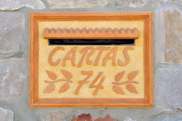 Buzón de cartas en la vivienda, correspondencia privada