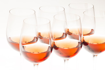 wine glasses with rose wine