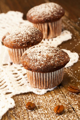 Schokomuffins mit Puderzucker