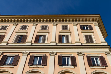 Fototapeta na wymiar Stary budynek z Rzymu, Włochy
