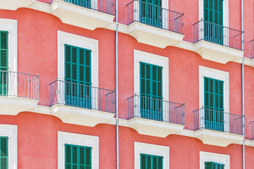 Spanische Fassade