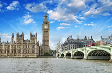Fotobehang London. Beautiful view of Westminster Bridge and Houses of Parli © jovannig