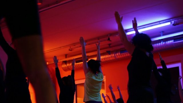 gruppo di danza durante lezione di pilates