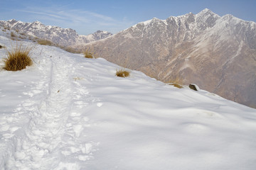 sentiero nella neve