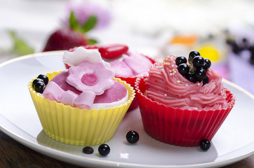 cupcake  panna crema e frutti di bosco