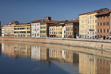 Fototapeta na wymiar Pisa, Lungarno