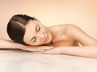 Obraz premium beautiful woman with closed eyes