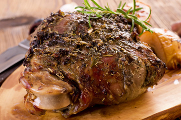 Lammkeule gebraten