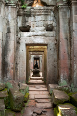 Fototapeta na wymiar Interior detail przejazd, Preah Khan Temple - Siem Reap, Kambodża