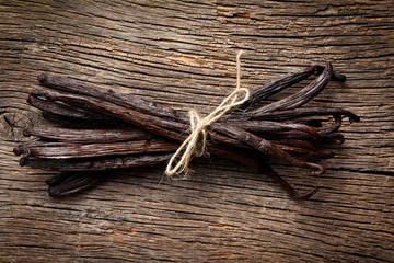 tied vanilla pods