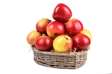 Fototapeta na wymiar red apples in the basket