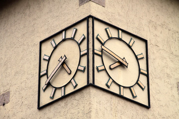 Uhr